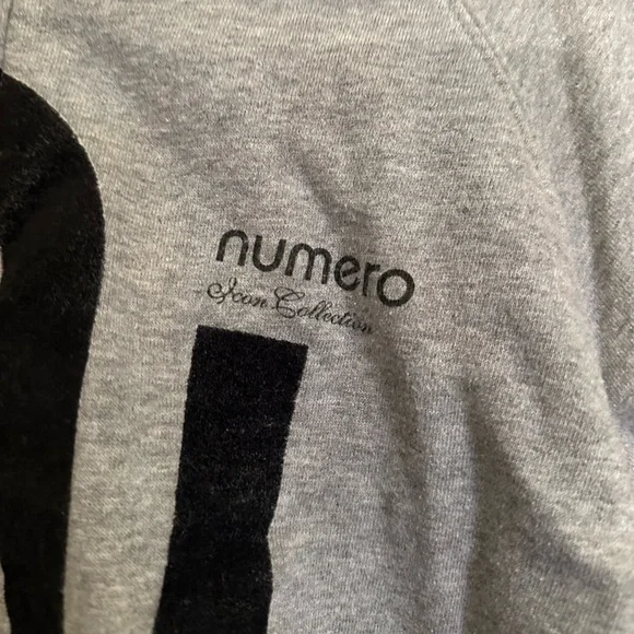 Numero Zip up - Picture 2 of 3